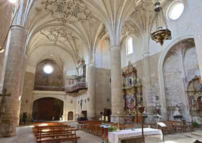 Vista interior de iglesia de Villaveta