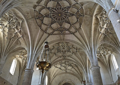 Vista interior de iglesia de Villaveta