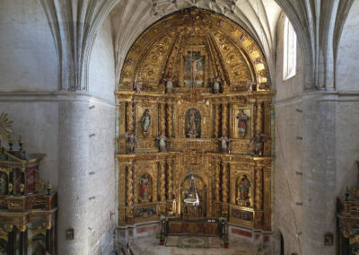 Vista interior de iglesia de Villaveta